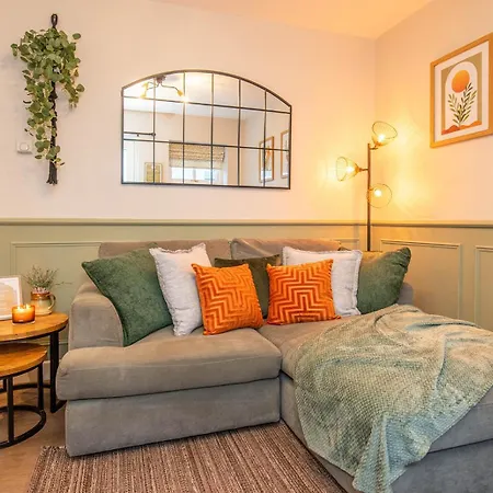 Henry's - Cosy Countryside Escape Apartment