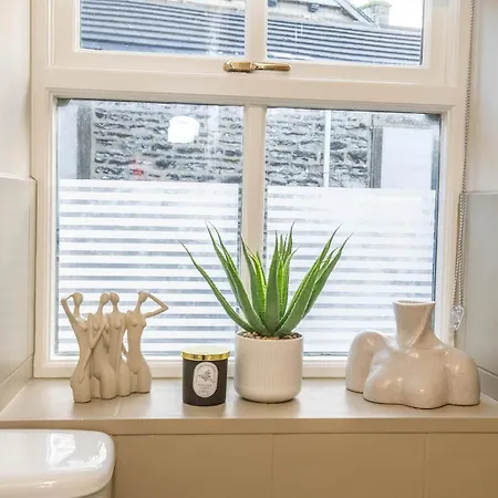 Henry's - Cosy Countryside Escape *