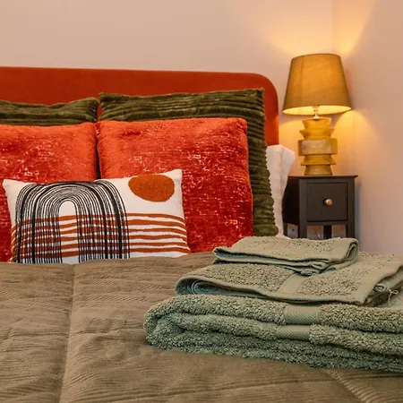 Henry's - Cosy Countryside Escape *